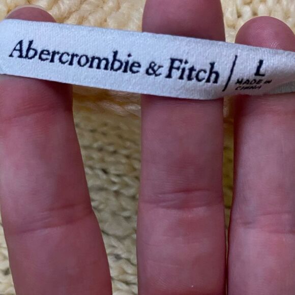 Abercrombie & Fitch Yellow Cream V-Back Chunky Knit Sweater - Picture 7 of 7